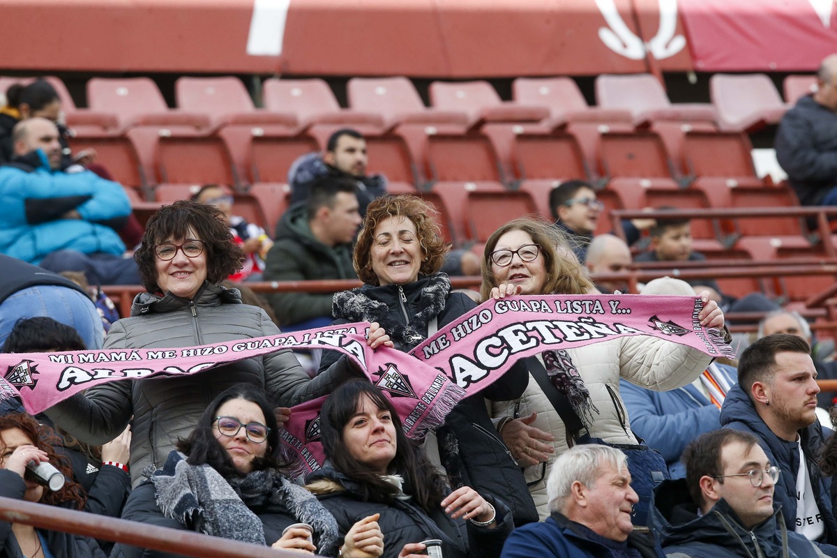 Un momento del partido disputado en el Carlos Belmonte  / JOSÉ MIGUEL ESPARCIA