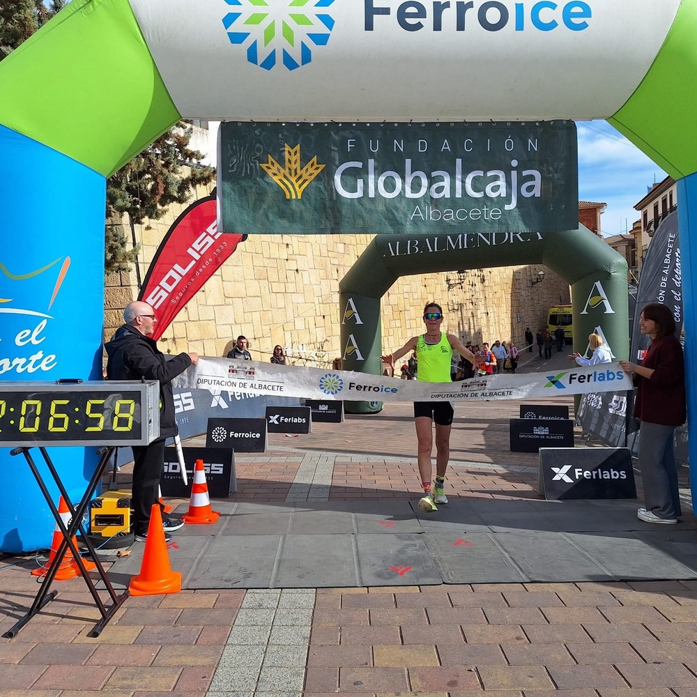 Jesús Muñoz y Ana Tauste arrancan el Trail con victoria