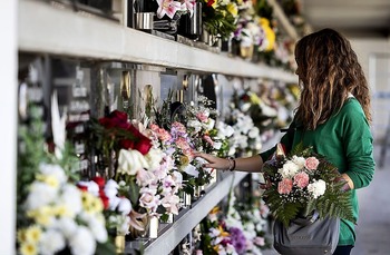 Los nichos de cementerios de dos pedanías tienen que esperar