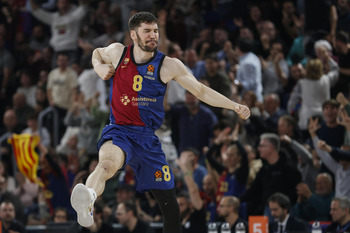 El Barça seca al campeón y se recupera en el Palau