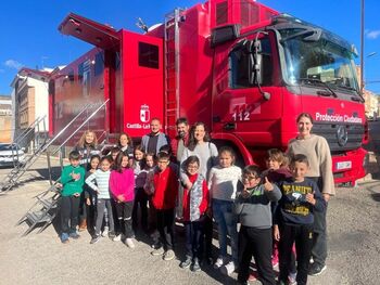 El Servicio 1-1-2 visita el colegio San Blas de Elche