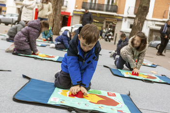 'Salvando a Llanetes' reparte 2.000 unidades en colegios