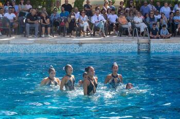 Las 'sirenas' brillan en el agua del Belmonte