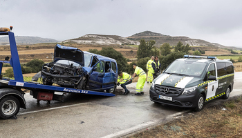 Los fallecidos en accidentes de tráfico bajan a la mitad