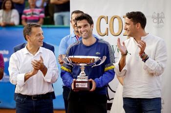 Pablo Andújar ganó la II Copa Leyendas del Tenis