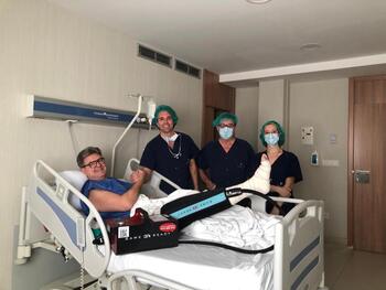 Quirónsalud hace una pionera cirugía de prótesis de rodilla