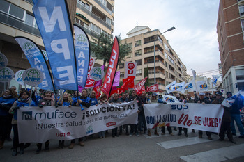 Protestan para exigir un acuerdo estable para Muface