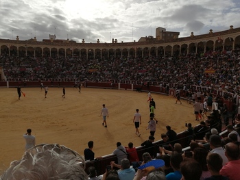 Las vaquillas traen el primer lleno de la Feria Taurina