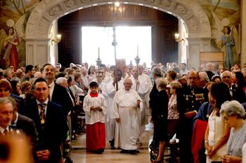 La Misa de la Virgen de los Llanos hizo pequeña a la Catedral