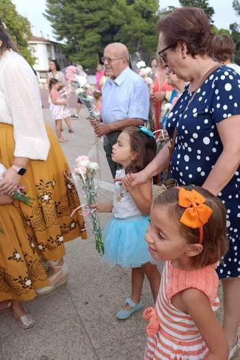 Manifestación de fervor a la Virgen en el Dulce Nombre