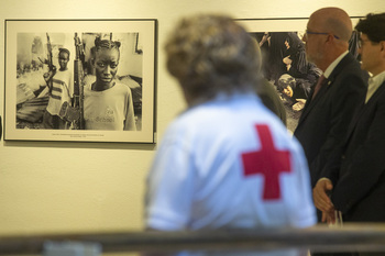 Cruz Roja documenta el horror de la guerra