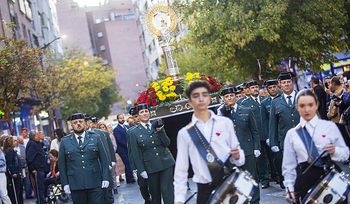 La imagen restaurada de la Virgen del Pilar fue bendecida