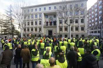 Los agricultores se manifiestan en la capital contra la PAC