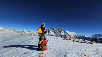 Óscar Cardo alcanzó la cima del Ama Dablam