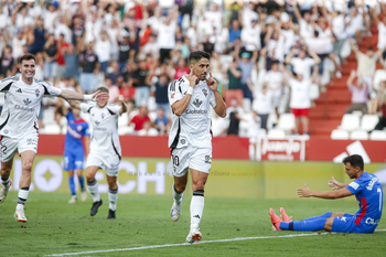 El Albacete repite victoria en su estreno ante su público