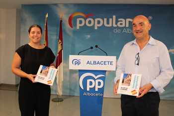 Los senadores del PP por Albacete presentan un libro