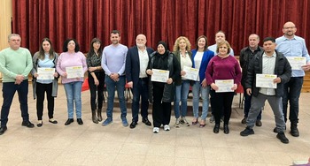 Alumnos del Recual mejoran las zonas verdes de Hoya Gonzalo