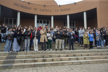 El Campus celebra un minuto de silencio por la DANA