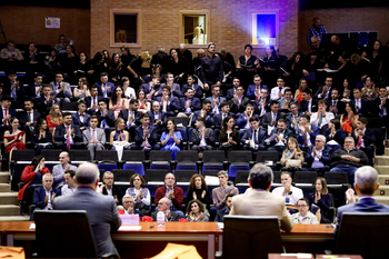 Escuela Superior de Ingeniería Industrial celebra graduación