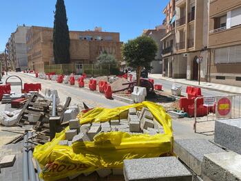 El PSOE critica al alcalde por continuos retrasos en obras