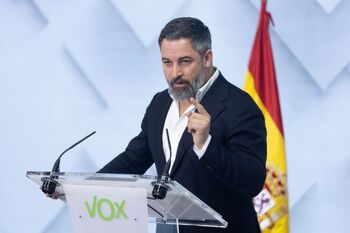 Vox romperá lazos con el PP si pacta el reparto de menores