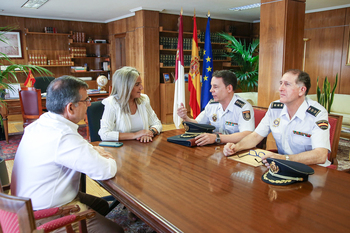 Tolón recibe al nuevo jefe regional de Operaciones de Policía