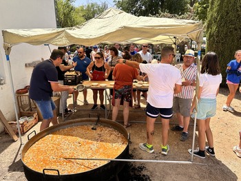 A la rica gazpachada para el adiós festivo