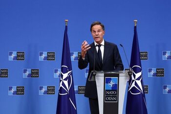 Rutte toma el relevo al frente de la OTAN