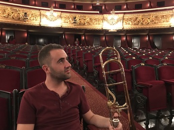 «Lo que más me gusta es la opera, que es fantástica»