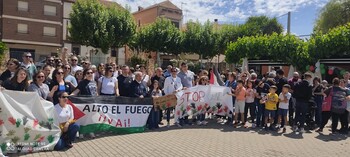 Elche de la Sierra se manifiesta por la paz en Palestina