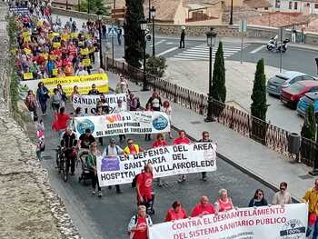 Unos 500 activistas se movilizaron en Toledo por la sanidad