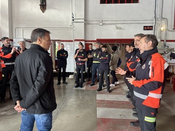 Serrano felicita a los bomberos desplazados a Valencia y Letur