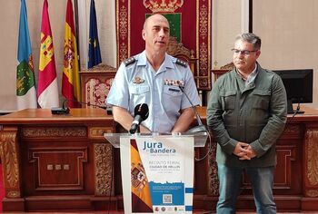 La Base organiza una Jura de Bandera para personal civil