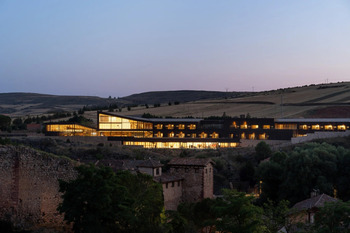 Parador de Molina pospone su apertura por daños de la DANA