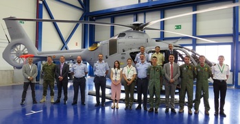 Airbus entrega otro helicóptero H-135 a la Armada Española