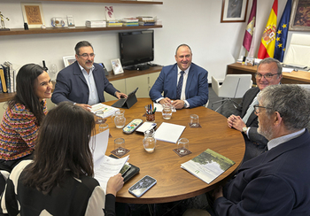 Agricultura se reúne con los criadores de toros de lidia