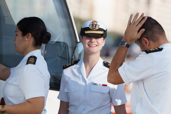 La princesa Leonor atraca en Tenerife a bordo del 'Elcano