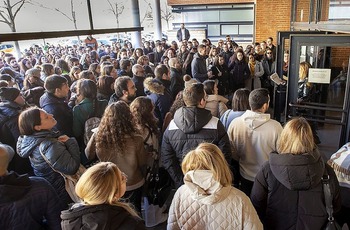 Casi 600 sanitarios aspiran en la capital a ser residentes