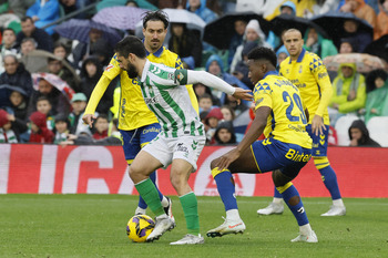 Un efectivo Betis se acerca a la quinta plaza 