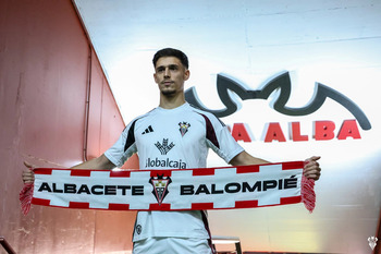 El Albacete presenta a Pepe Sánchez, fichaje invernal